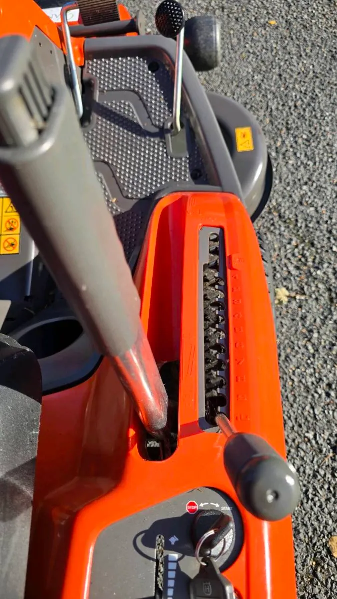 Husqvarna R214TC - Image 3