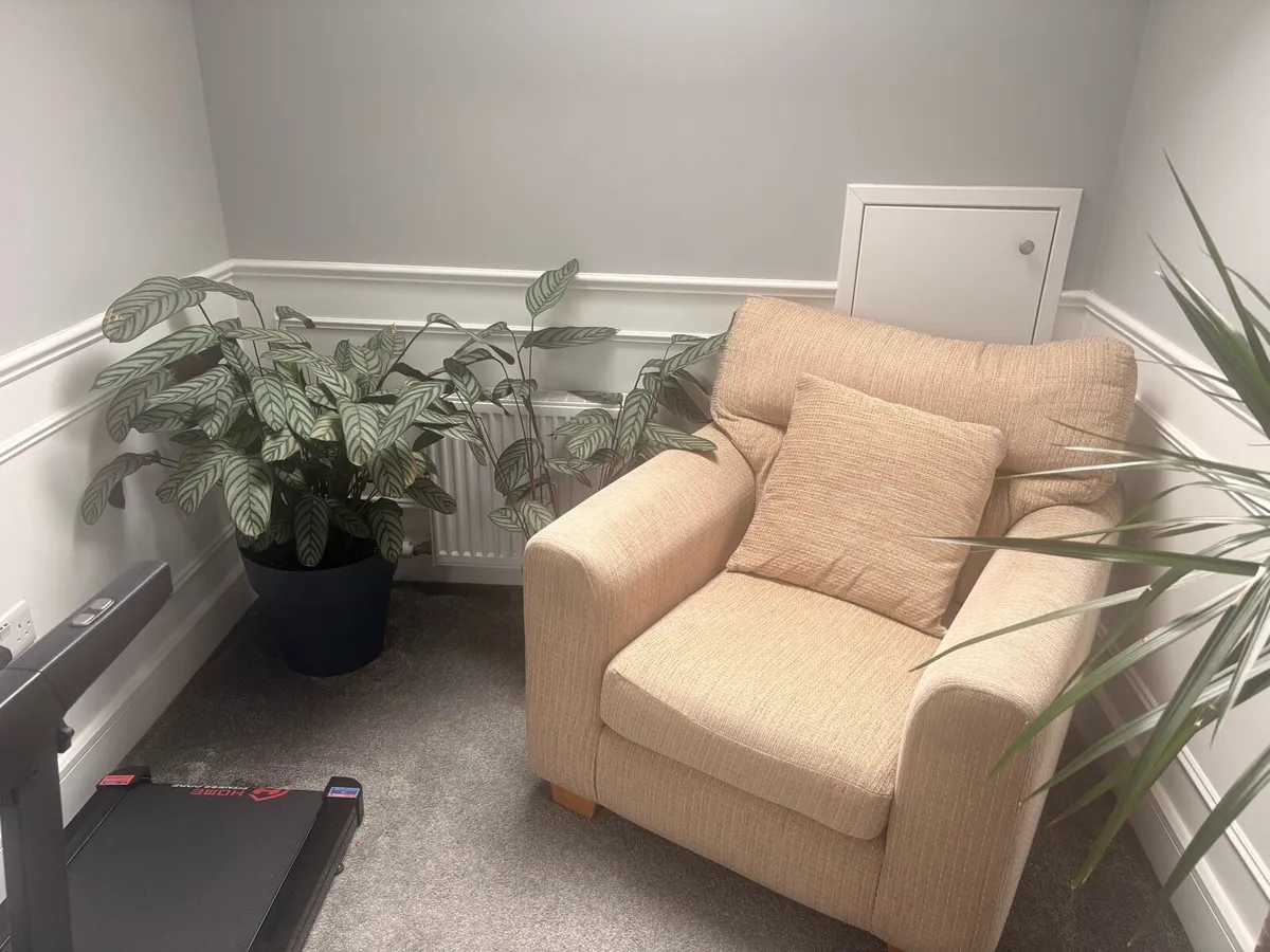 Armchair - Image 3