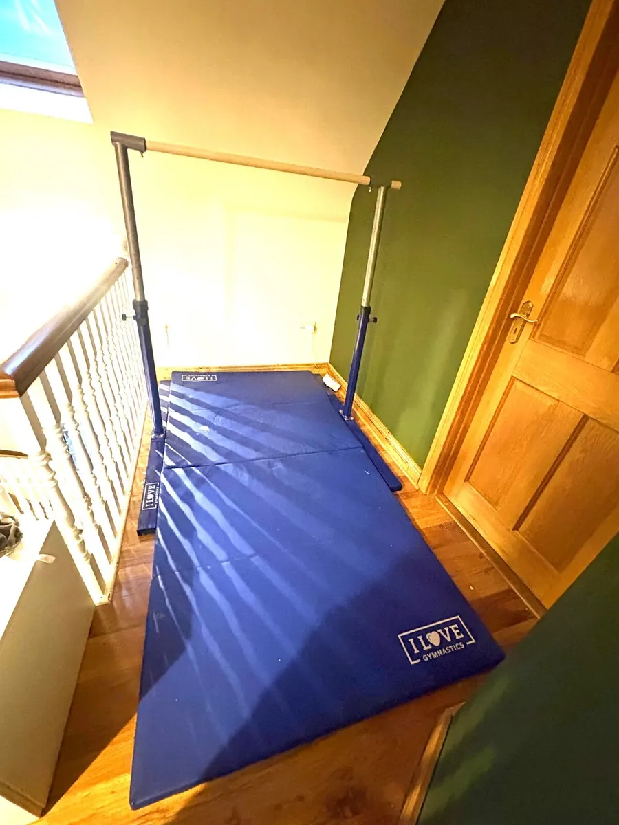 Gymnastics Bar & Mat – €150 - Image 1