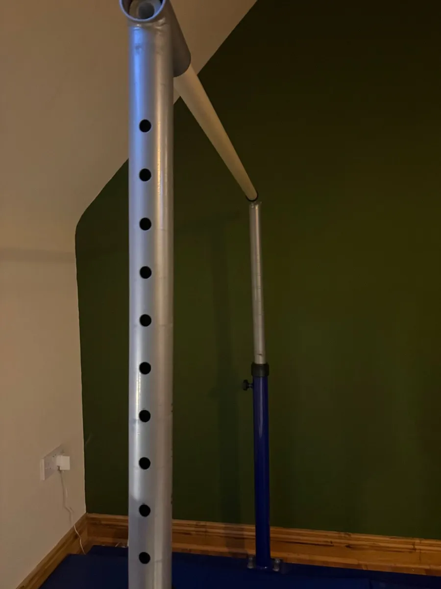 Gymnastics Bar & Mat – €150 - Image 2