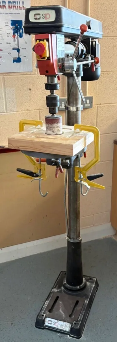 Ex school floor standing pillar drills - Image 1