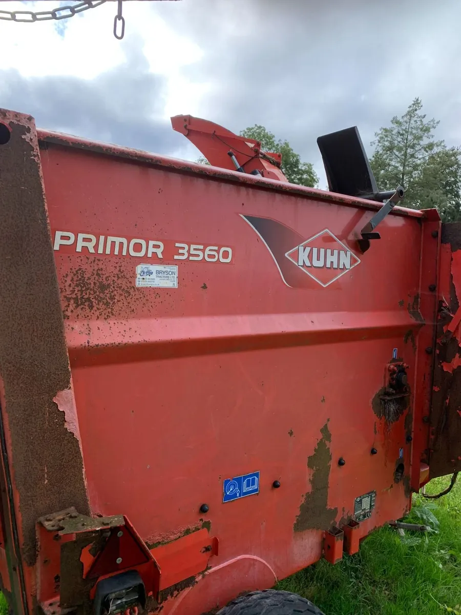 Straw/Silage Chopper Kuhn Primor 3560  For Sale - Image 2