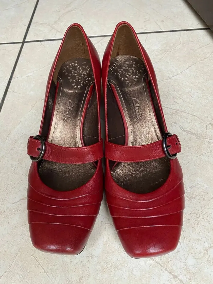 NEW Clarks Leather Shoes, Size 7 - Image 1