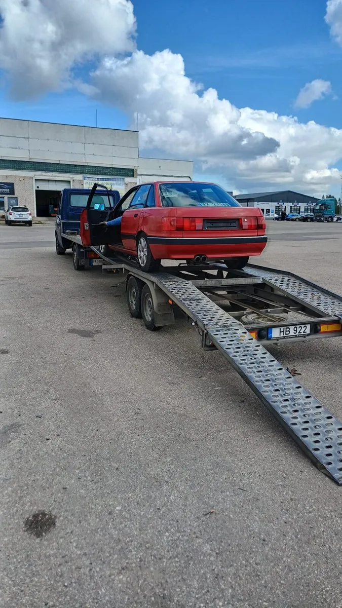 Looking audi 90, coupe or cabrio