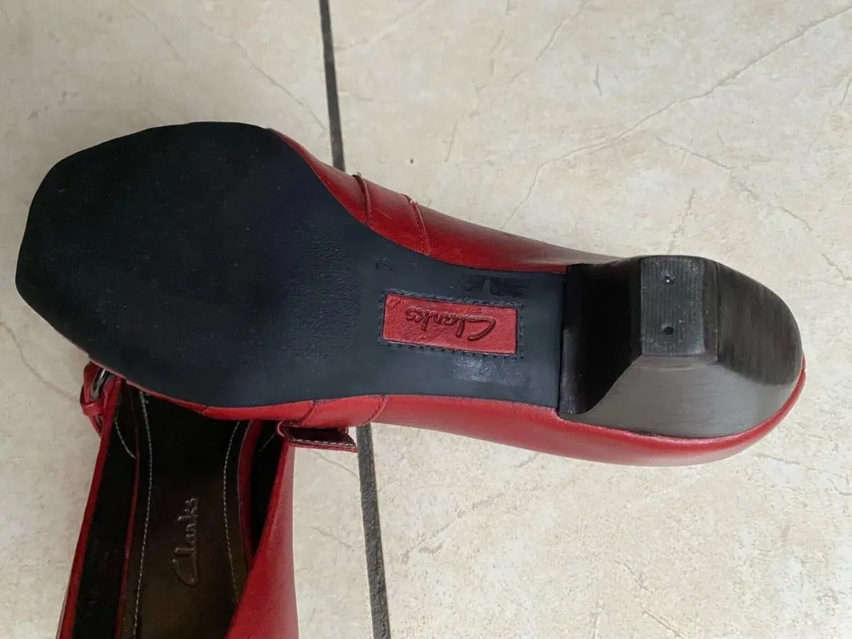 NEW Clarks Leather Shoes, Size 7 - Image 4