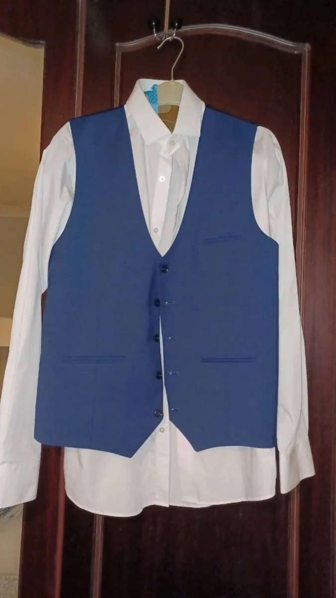 Benetti 3 piece Suit - Image 2