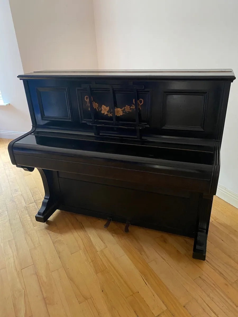 Piano - Image 1