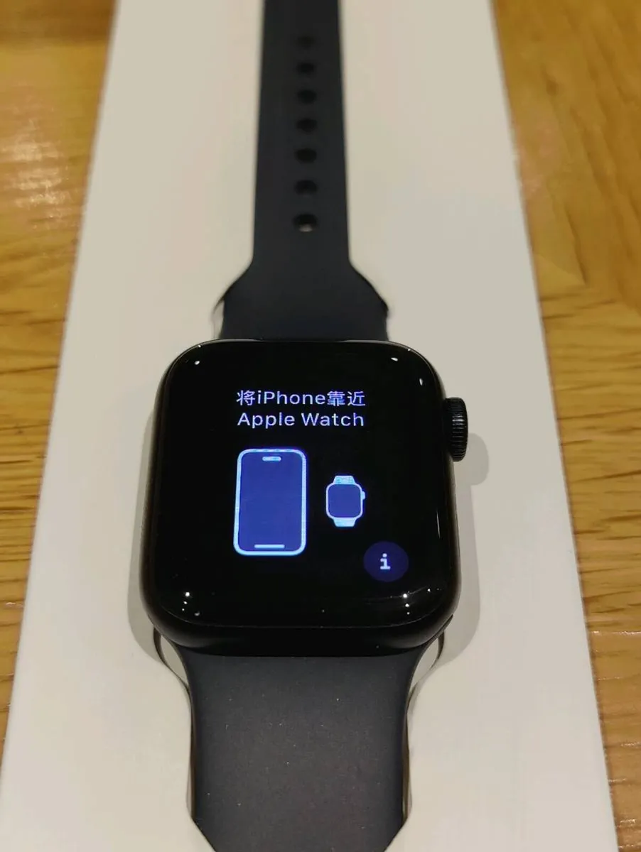 Apple Watch SE 40mm - Image 4