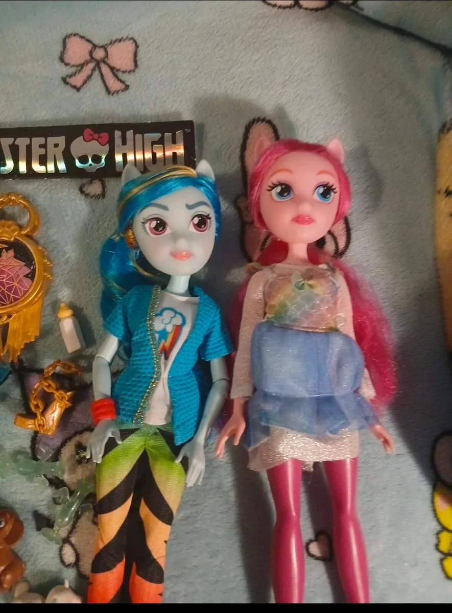 Monster high dolls and others lot - Image 3