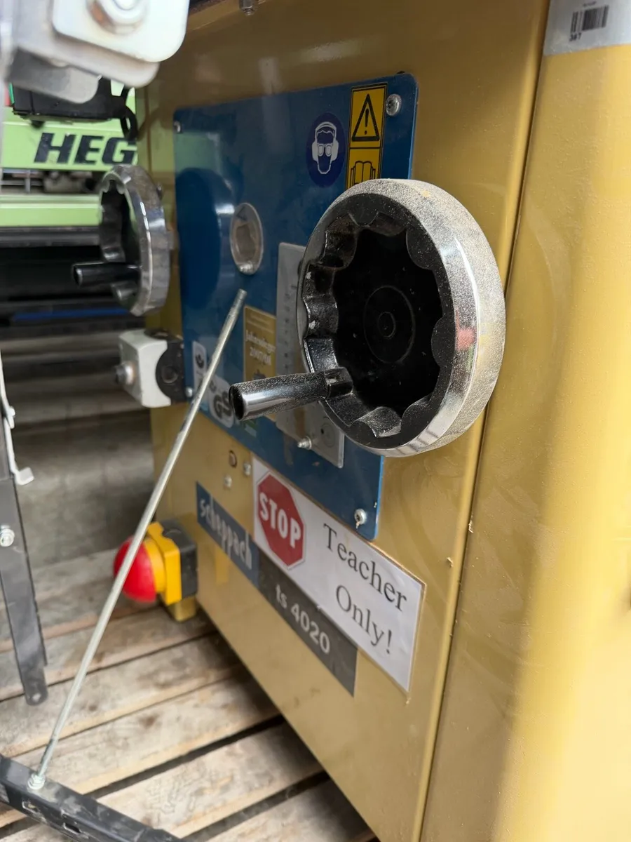 Ex school single phase panel saw - Image 2
