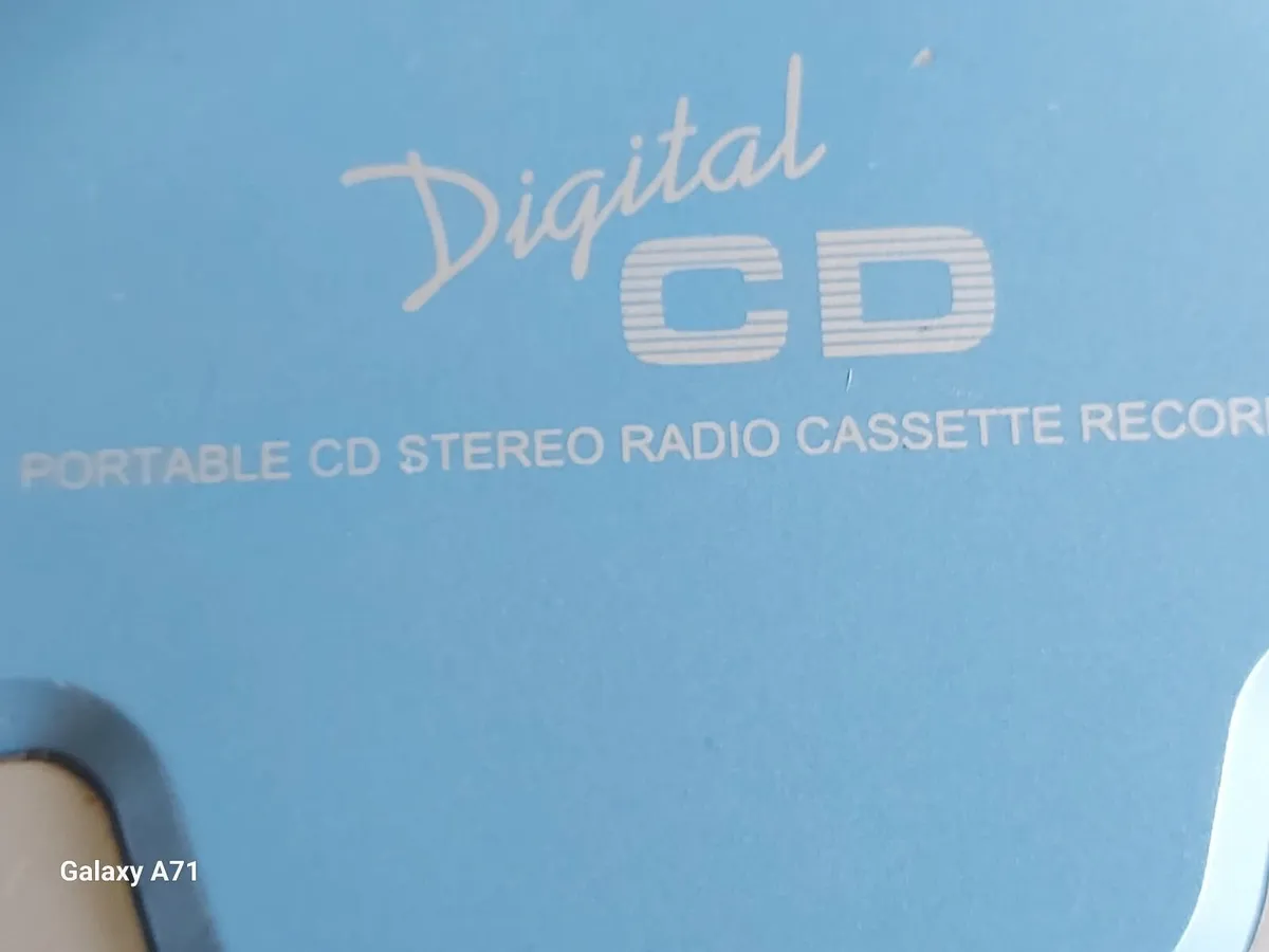 ALBA Portable Stereo - CD, RADIO & CASSETTE Player - Image 3