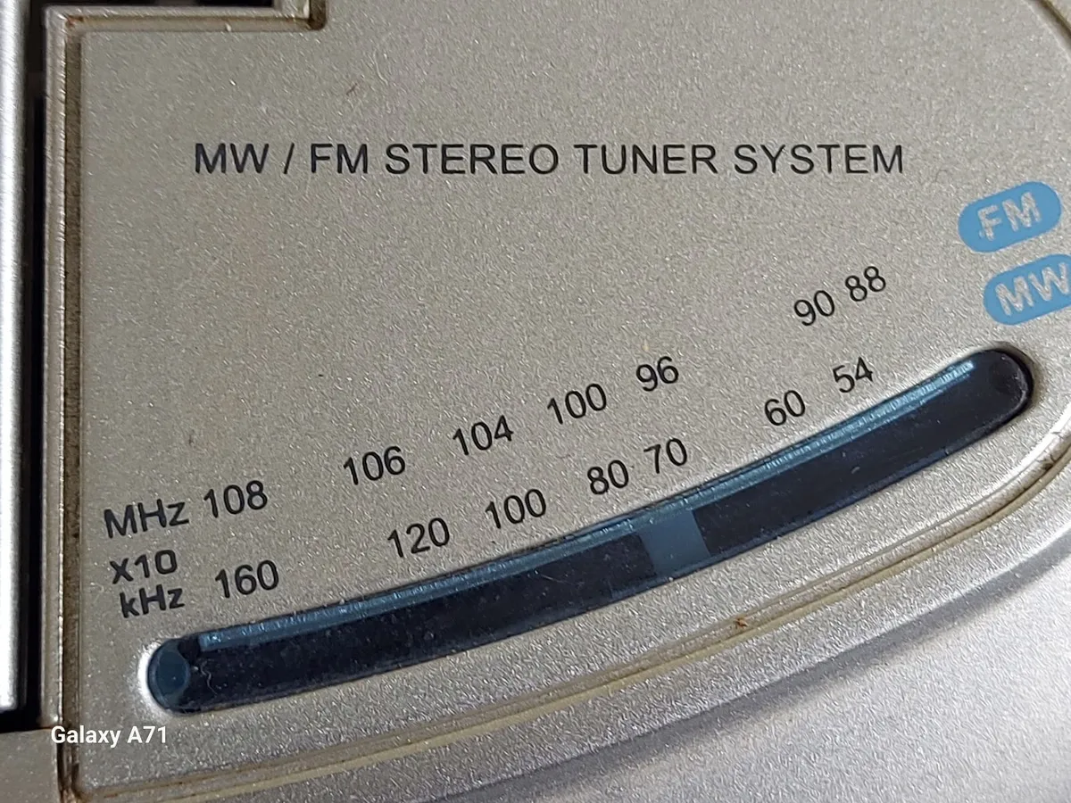 ALBA Portable Stereo - CD, RADIO & CASSETTE Player - Image 4