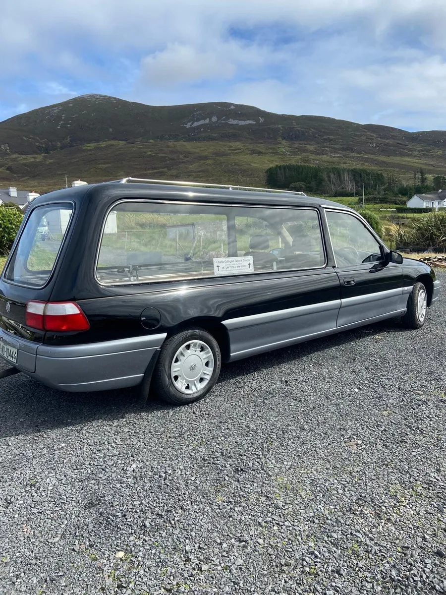 2004 Vauxhall Omega Hearse - Image 4