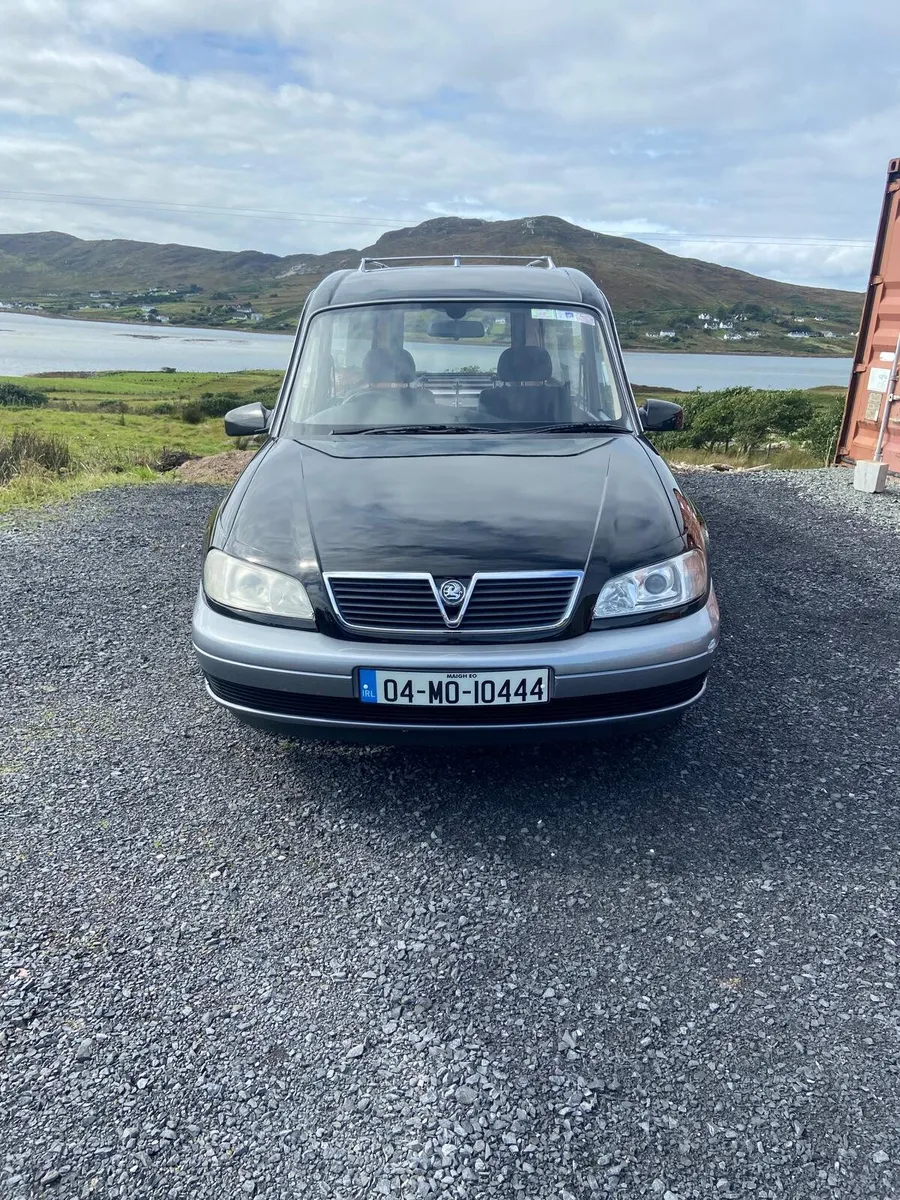 2004 Vauxhall Omega Hearse - Image 3