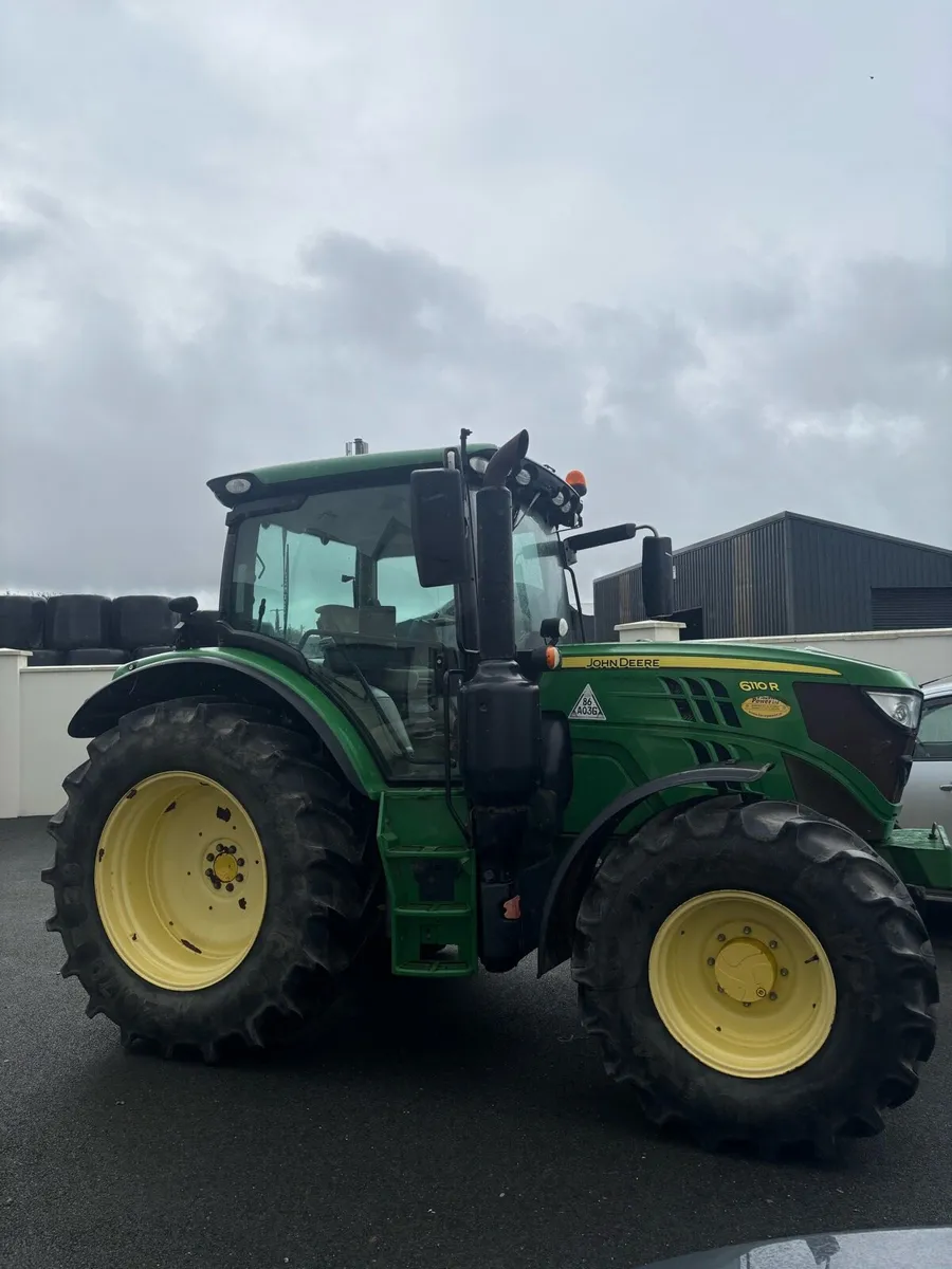 John Deere 6110R - Image 1