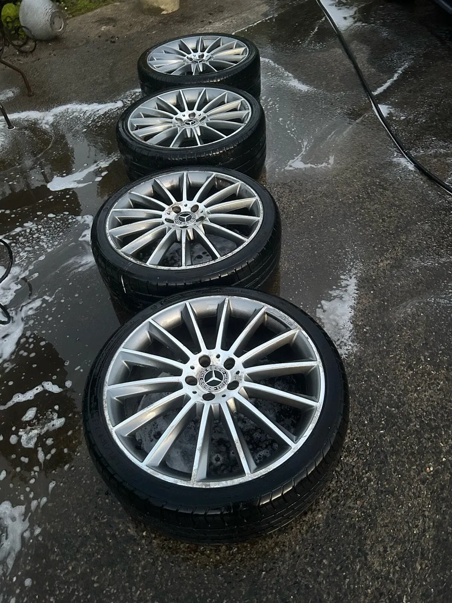 20 inch Mercedes alloy wheels - Image 2