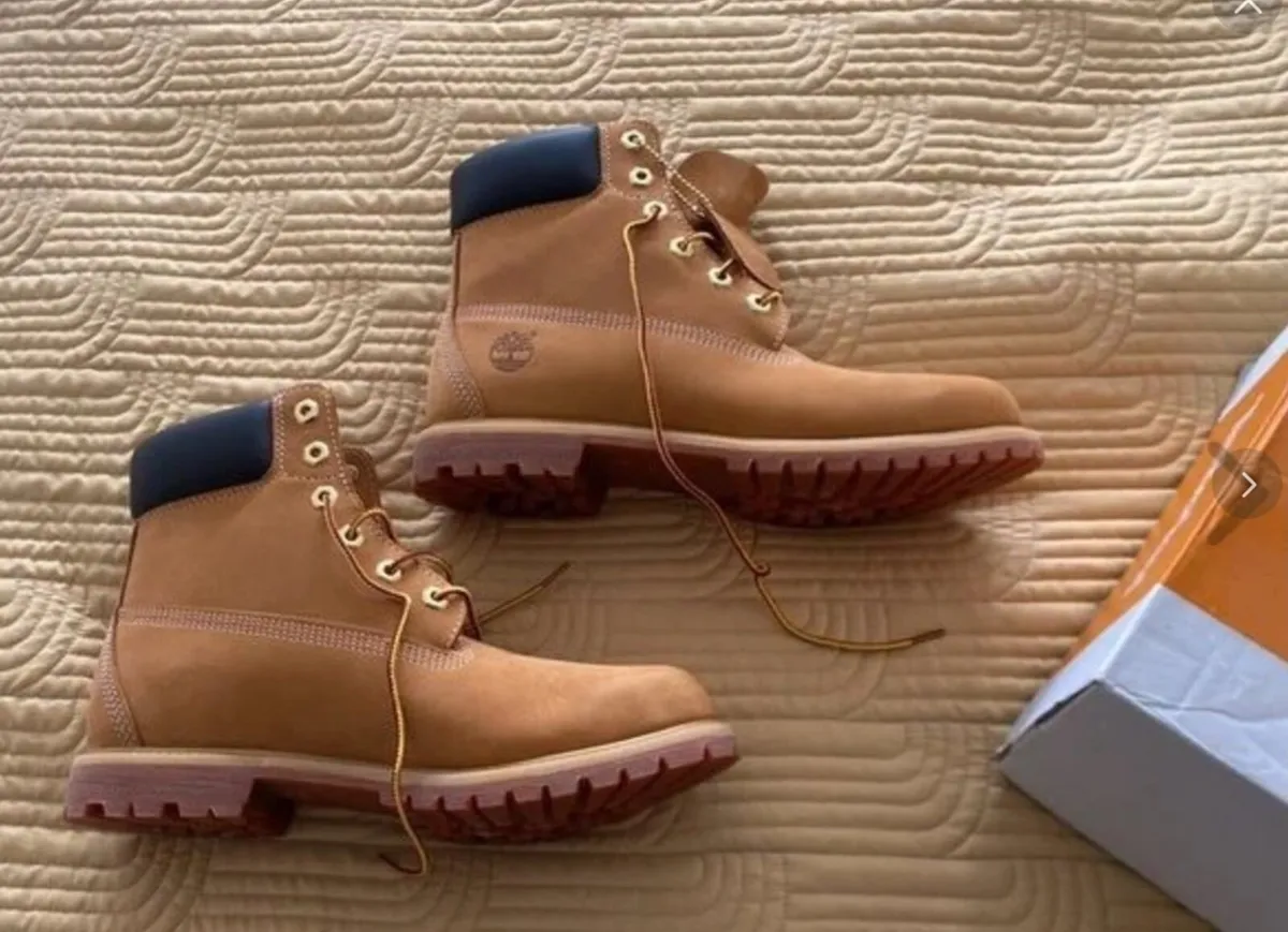 BNWT Timberland Boots 6-Inch Natural Size 9UK - Image 3