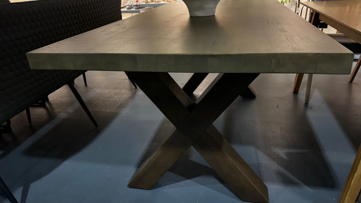 Solid Oak Dining Table Ex Display Like New - Image 4