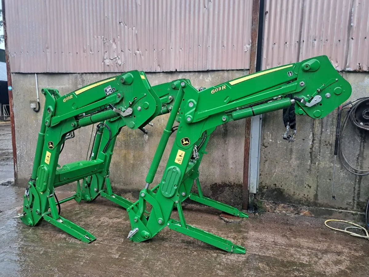 John Deere  603R Loaders - Image 1