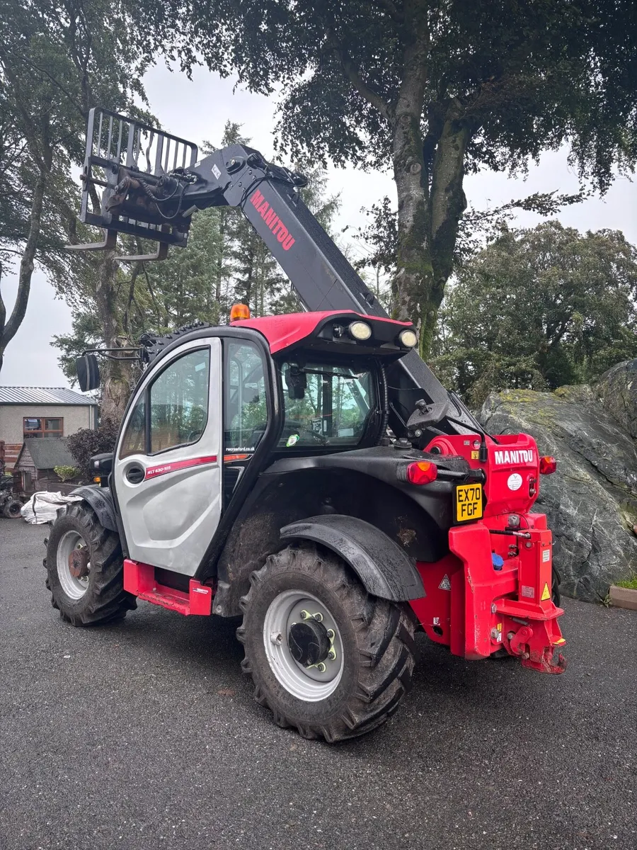 Manitou MLT 630-105 telehandler shovel - Image 1