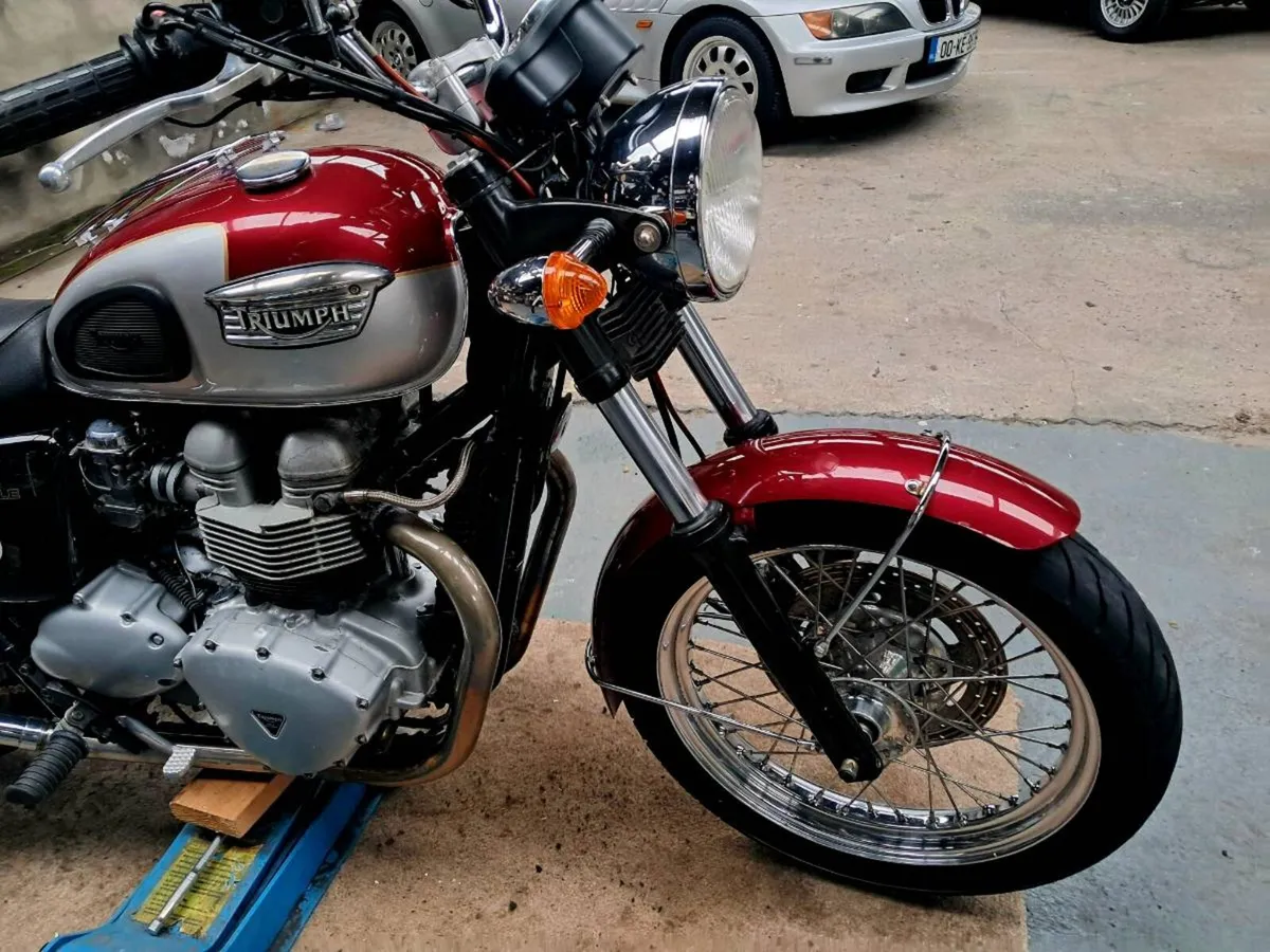 Triumph bonniville - Image 1