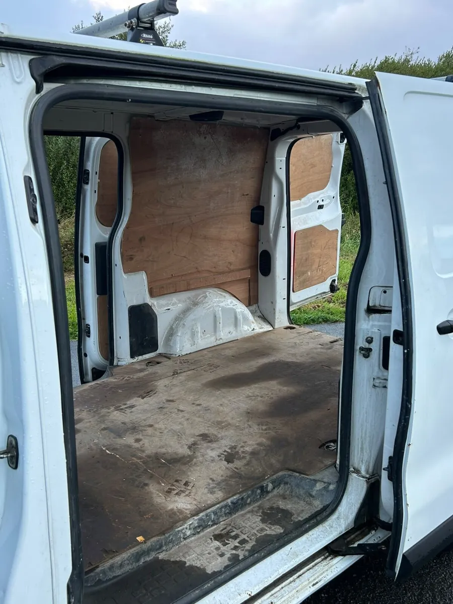 Van - Image 4