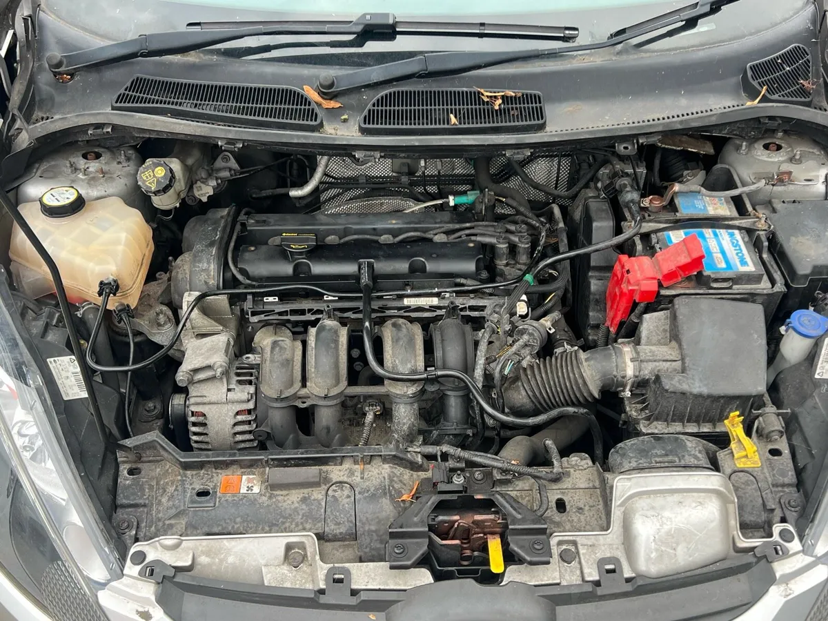 2010 Ford fiesta only 80kms! - Image 2