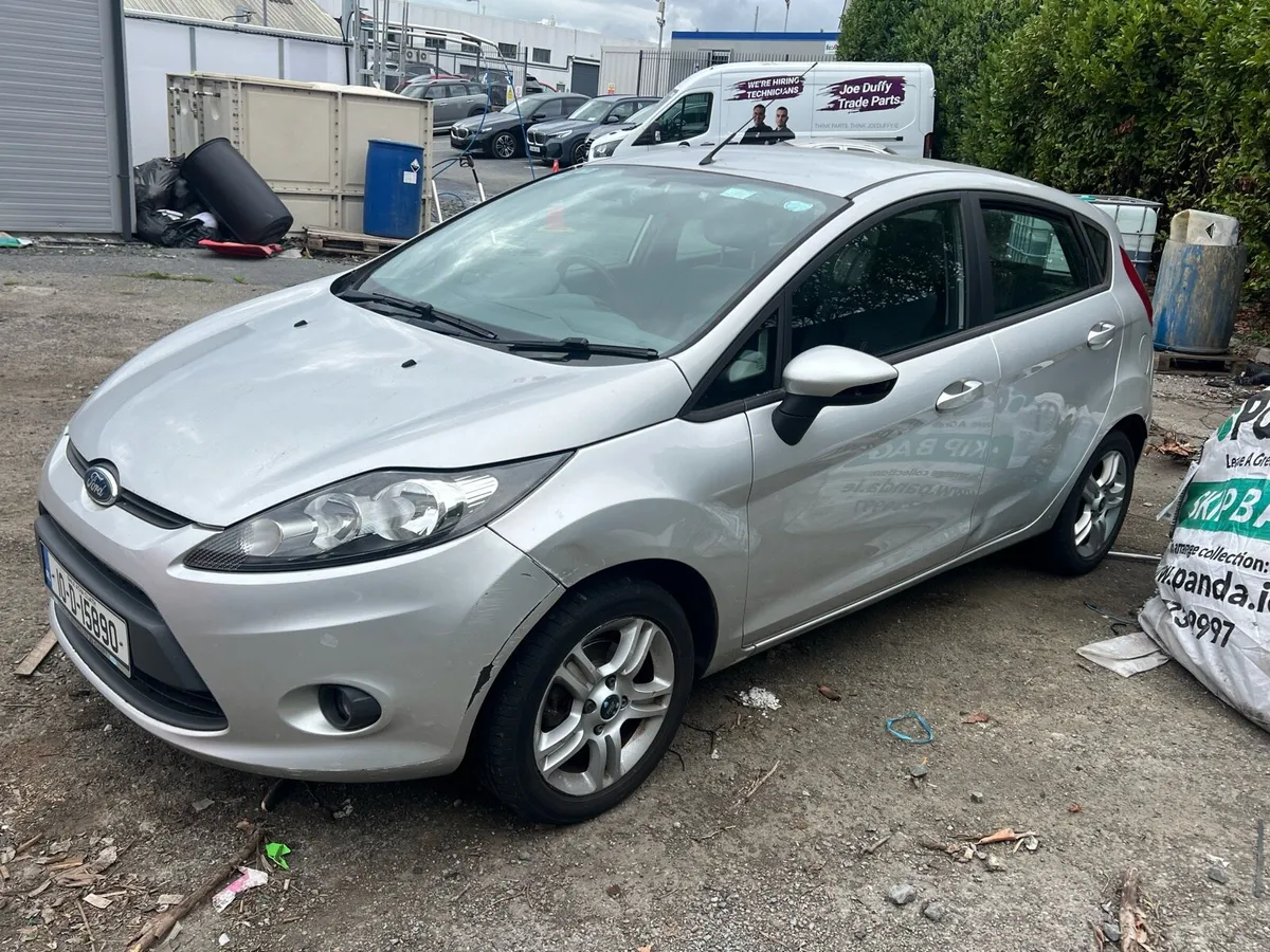2010 Ford fiesta only 80kms! - Image 4