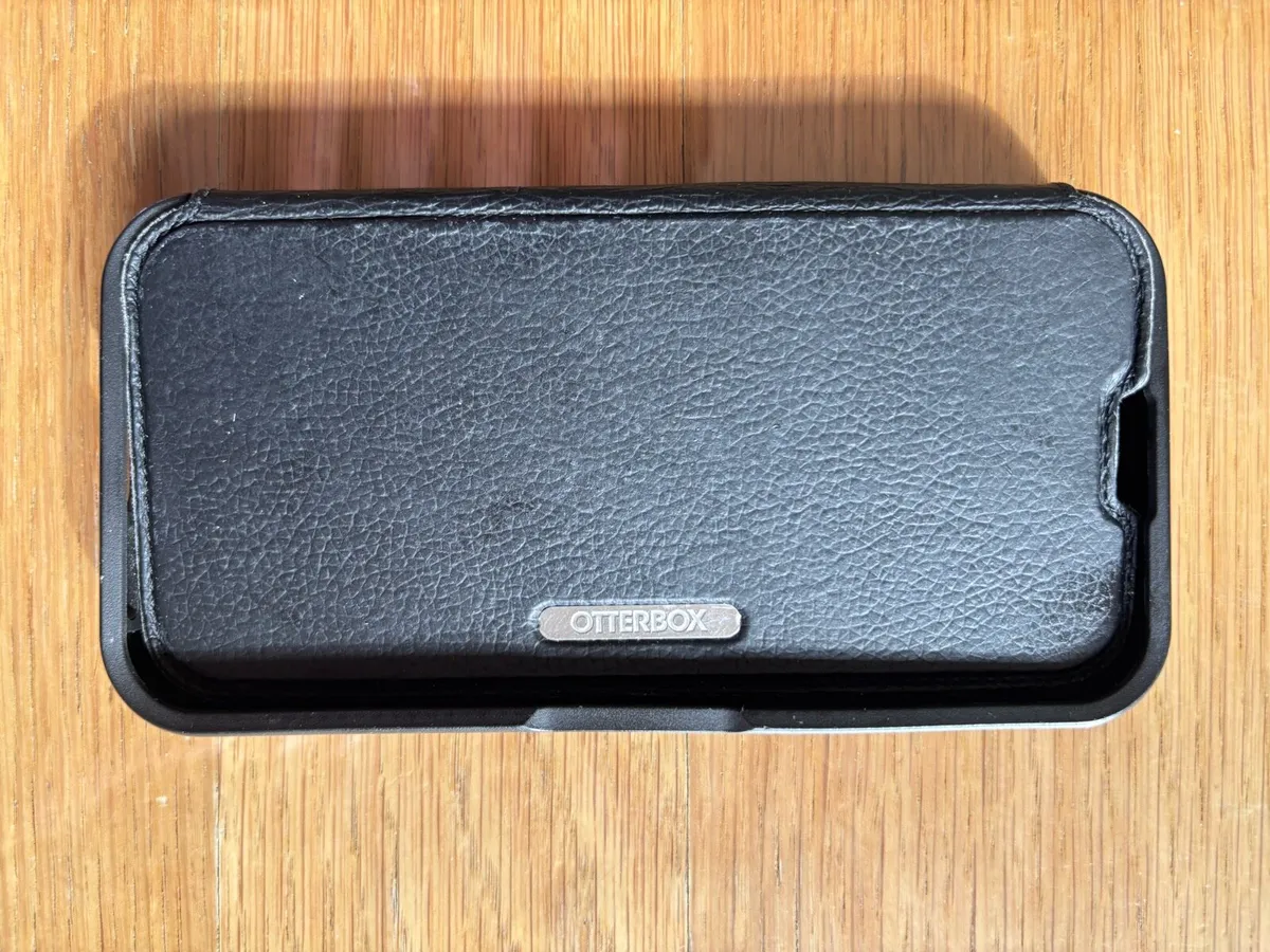 Otterbox Strada Case for iPhon 13 - Image 3