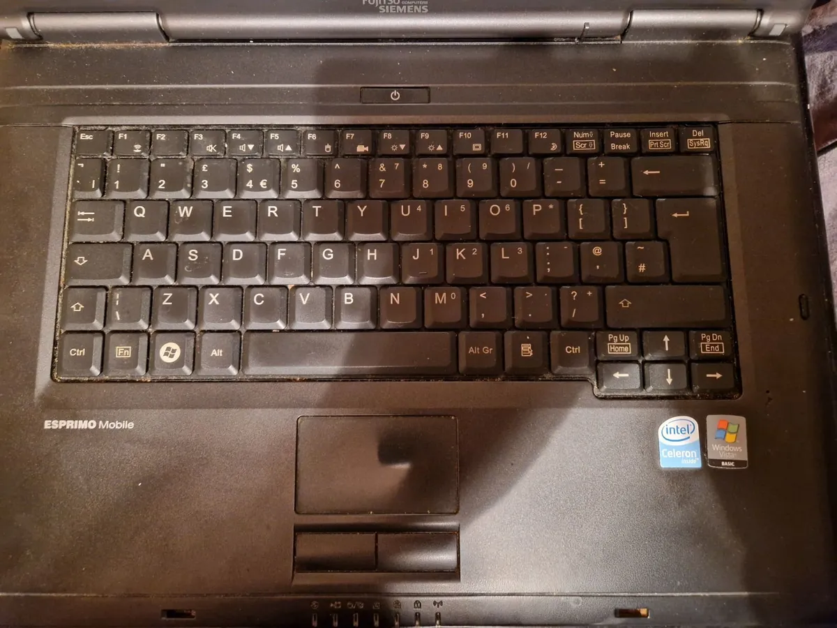 Fujitsu Esprimo V5535 Laptop, 1Terrabyte HDD - Image 3