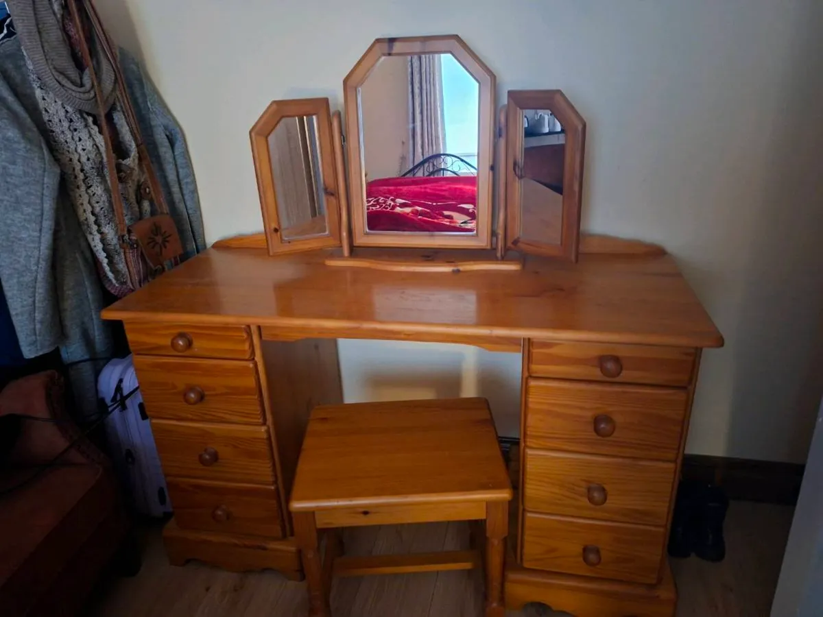 Vanity set