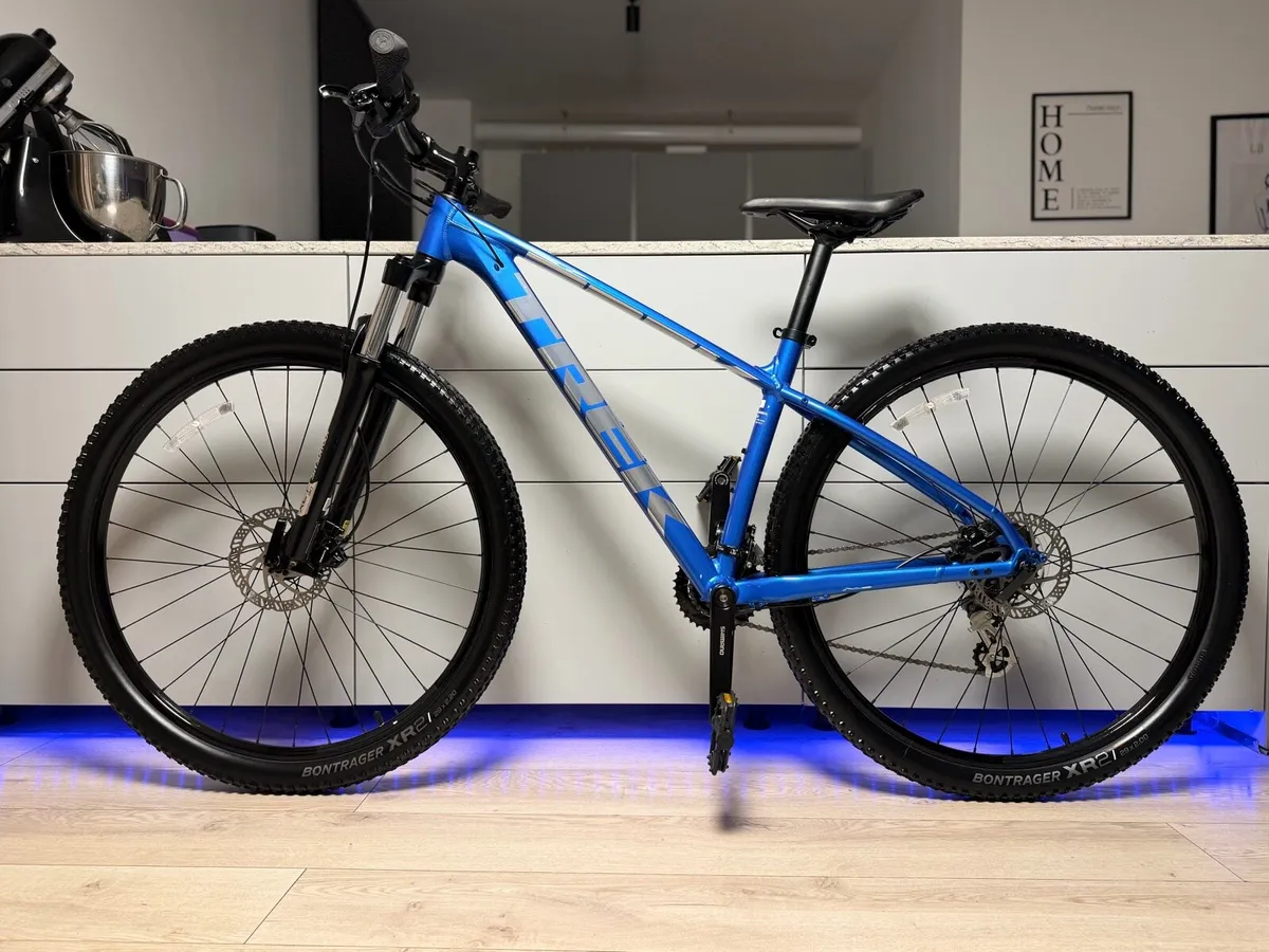 TREK Marlin 6 Bike - Image 2
