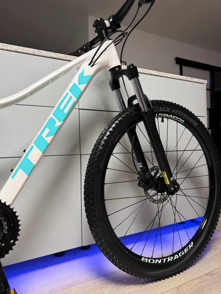 TREK Marlin 5 Bike - Image 3