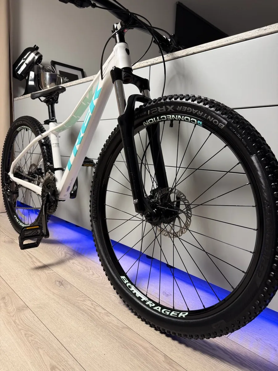TREK Marlin 5 Bike - Image 4