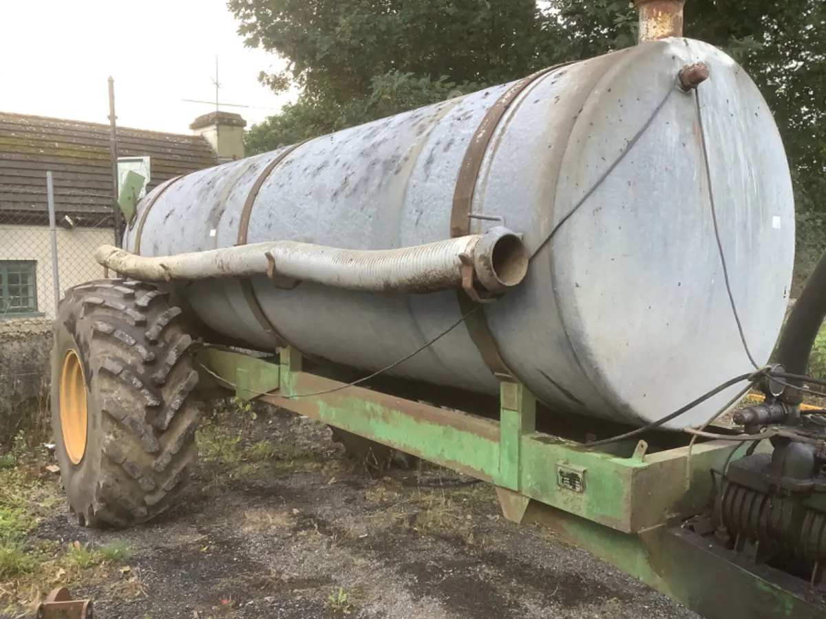 1600 gallon slurry tank - Image 1