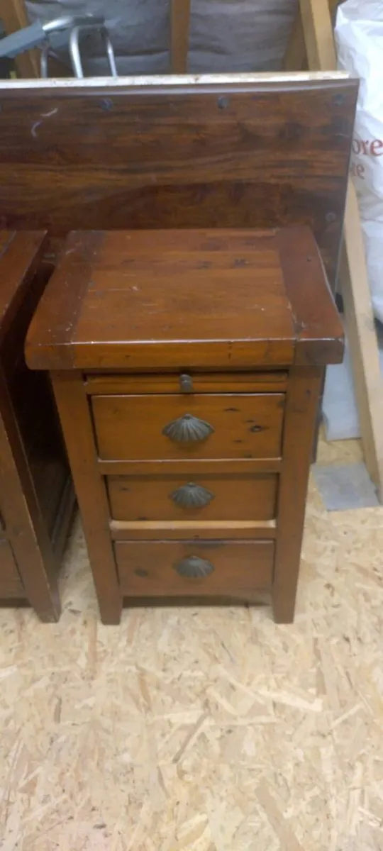 2 lockers - Image 2