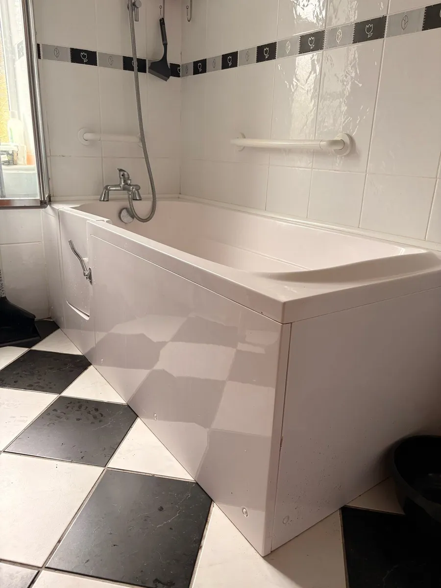Walk in bath tub - Image 3
