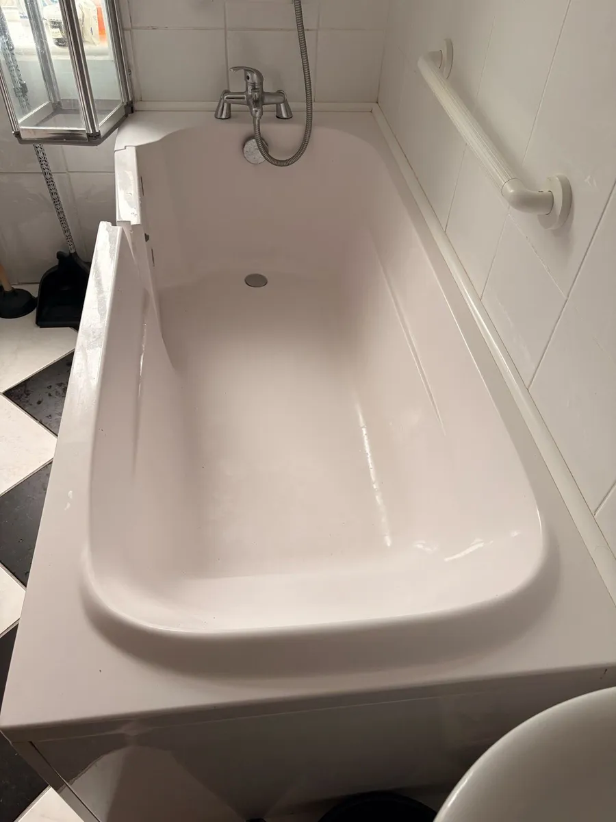 Walk in bath tub - Image 4
