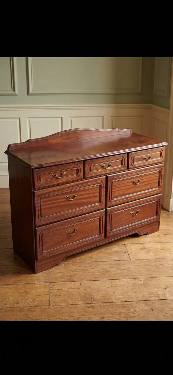 Complete mahogany bedroom set - Image 3