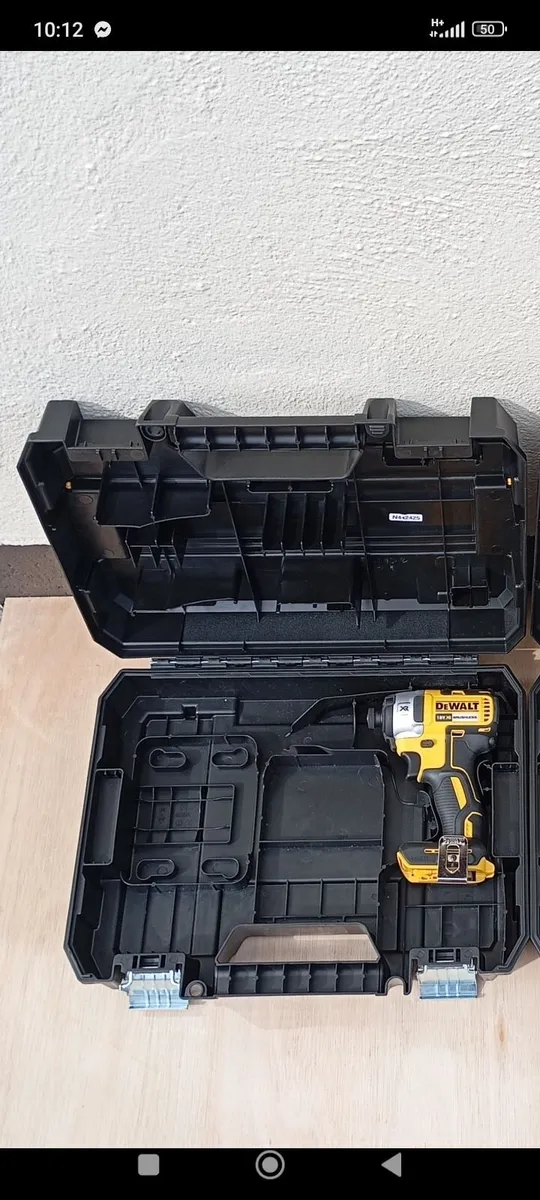 DeWalt dcf887 Impact Driver (New) - Image 1