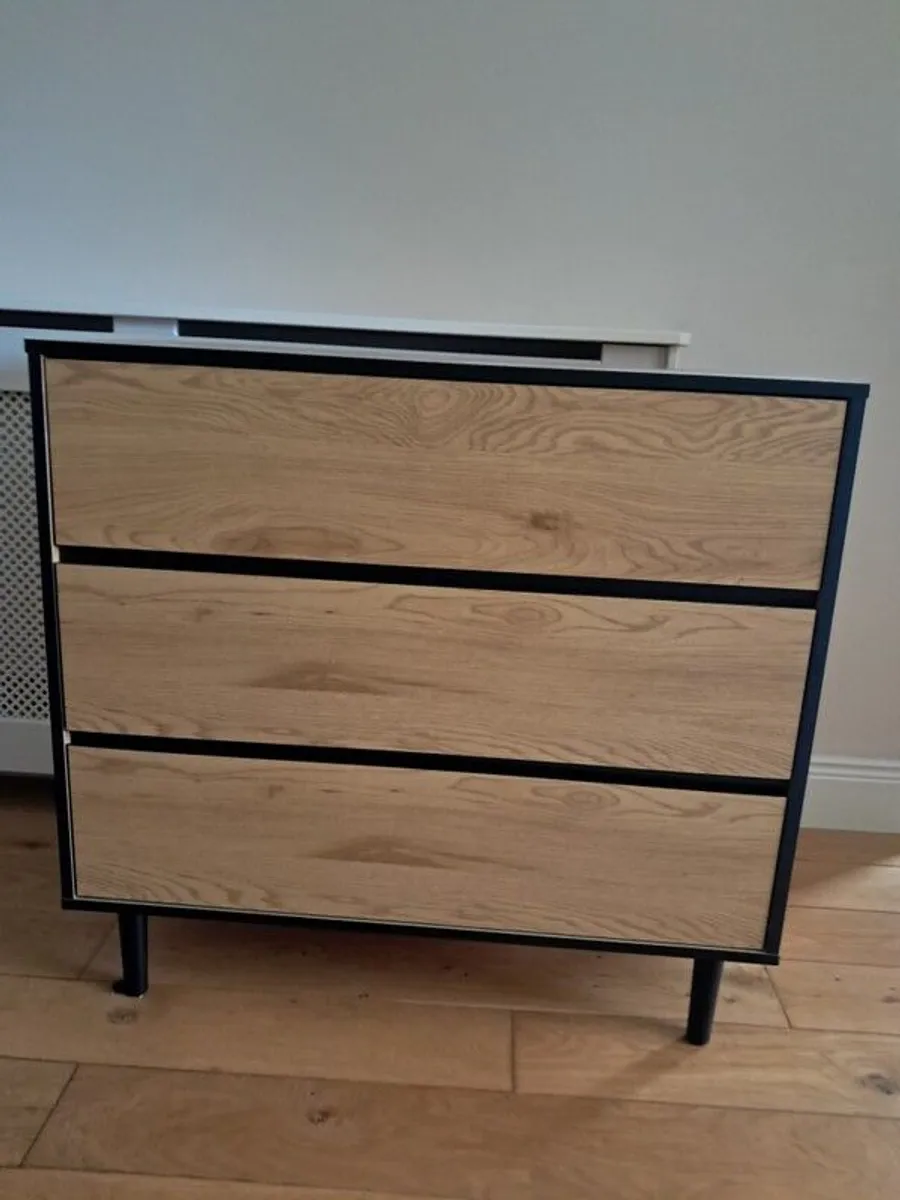 Chest of drawers - Image 1