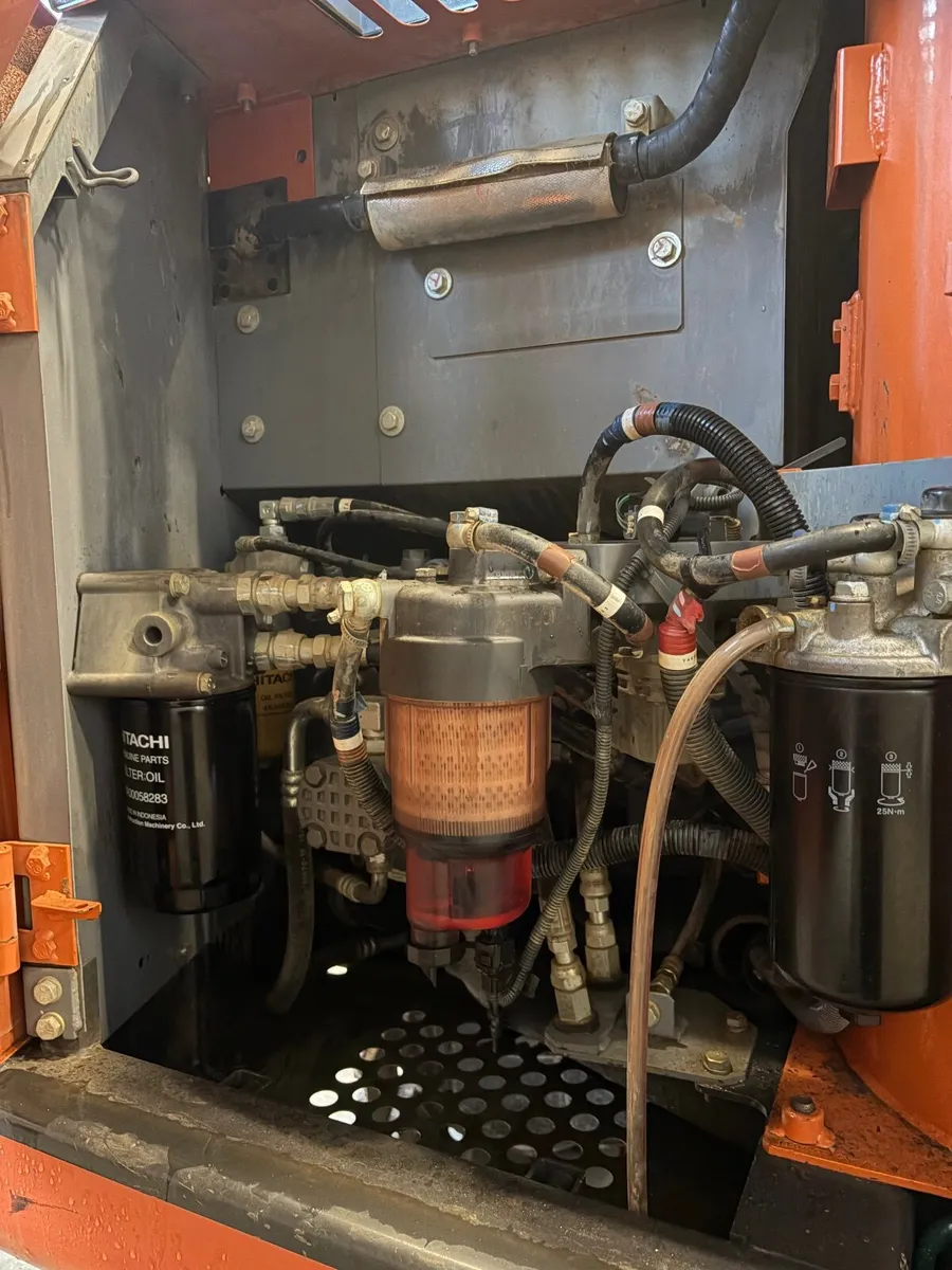 Hitachi 130-6 - Image 2