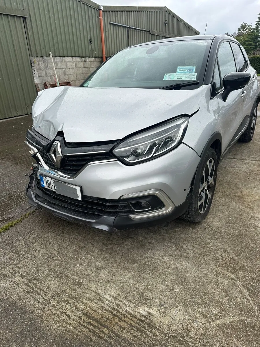Renault Captur 2018 Signature S Low mileage - Image 1