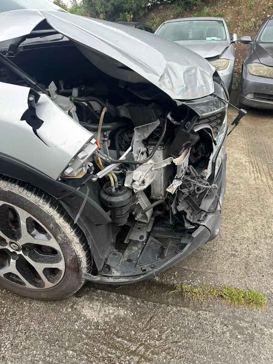 Renault Captur 2018 Signature S Low mileage - Image 3