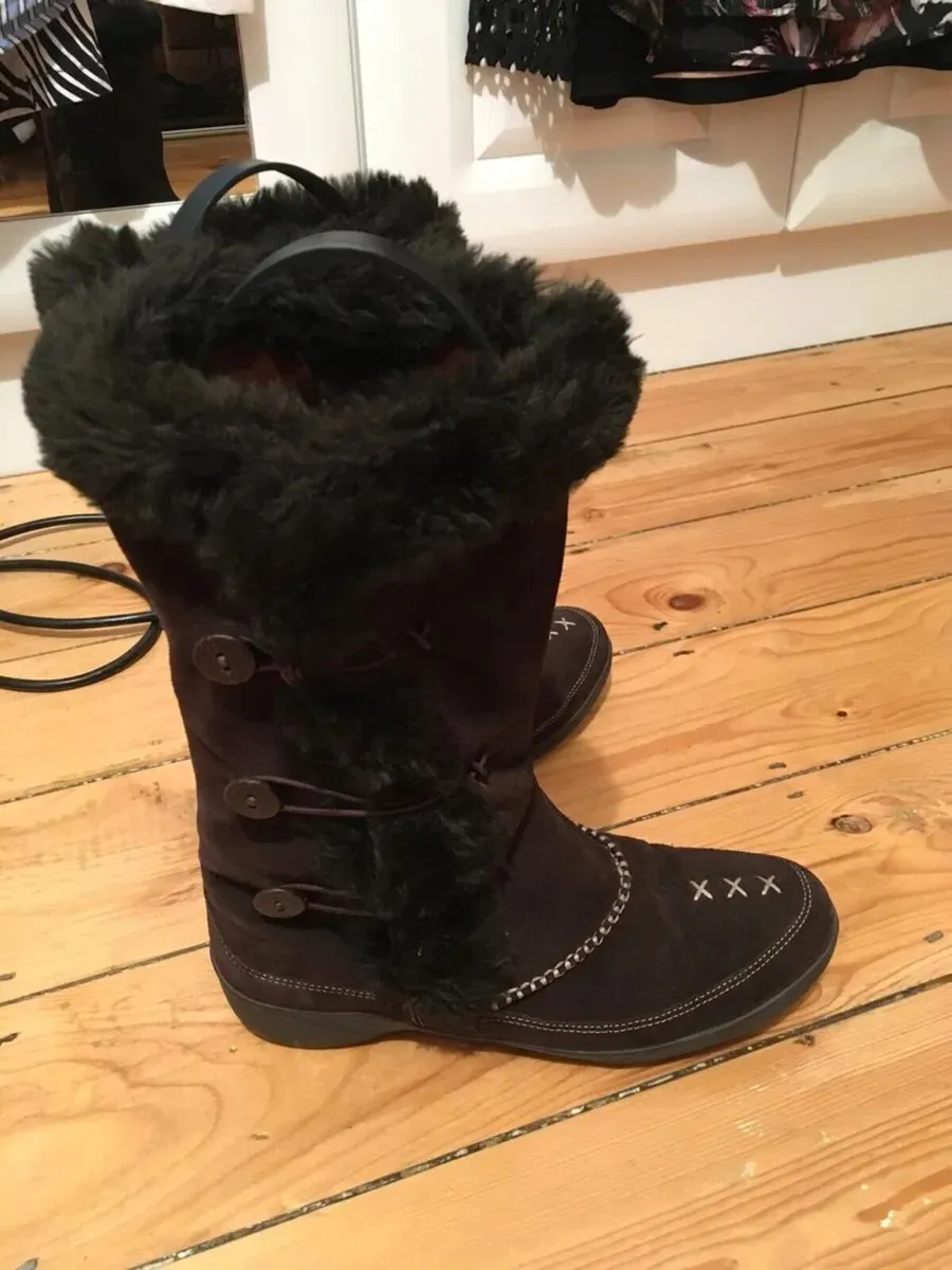 Ladies K Suede Boots, Size 7 - Image 3