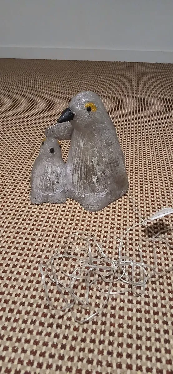 Penguin Christmas outdoor light - Image 2