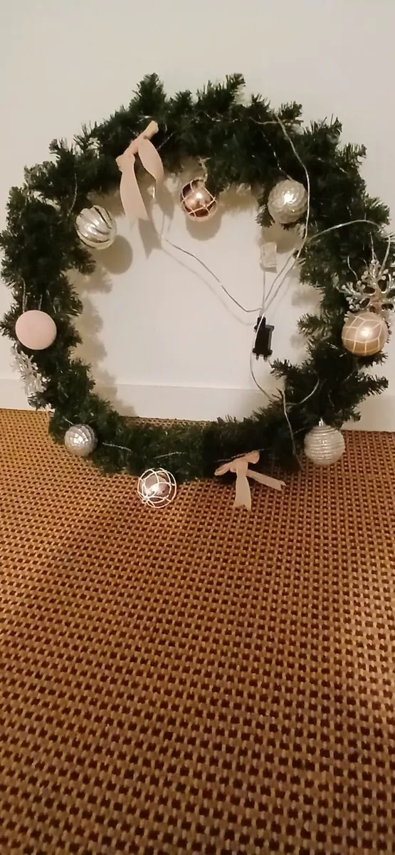 Christmas large wreath outdoors - Image 2