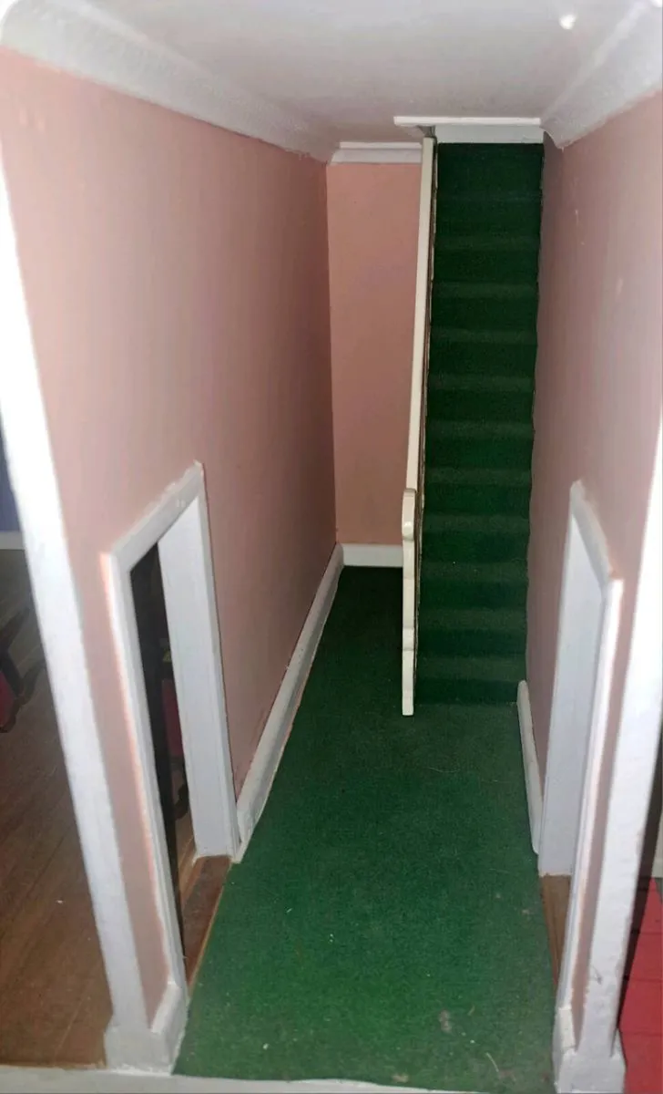Dolls house - Image 3