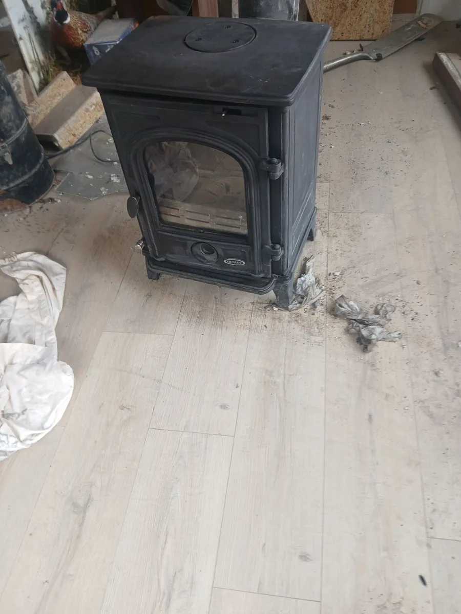 Stove and plinth - Image 3