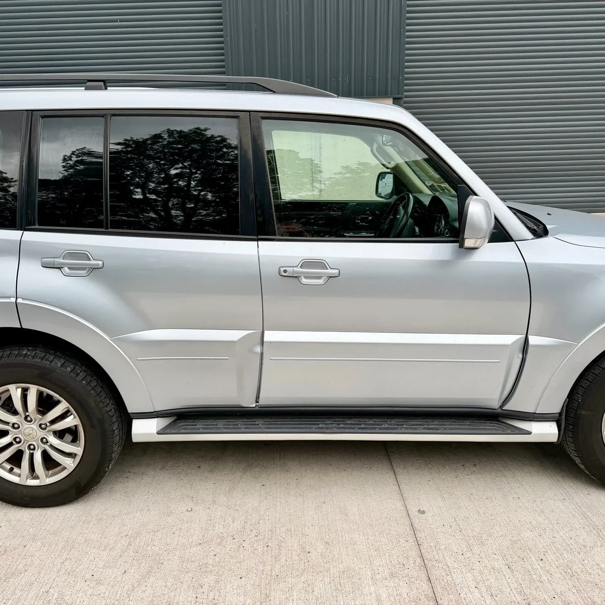 Mitsubishi Pajero Commercial LWB - Image 2
